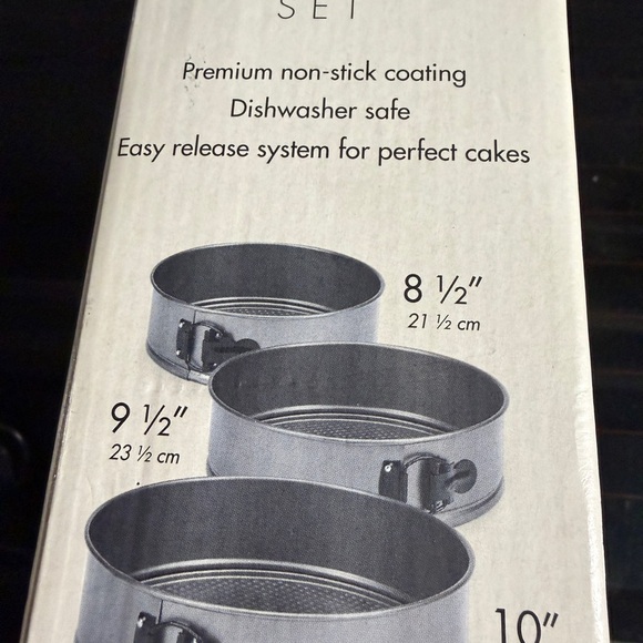 Oneida Silver Springform Pan Trio - Picture 4 of 7